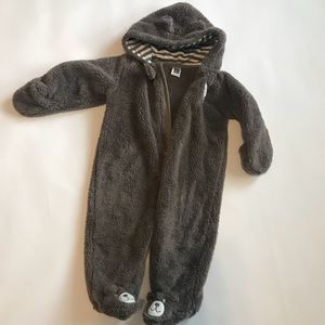 Carter’s 9 months bear suit